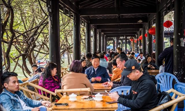 成都人经常说摆龙门阵，究竟什么是龙门阵？大多数游客答不出来