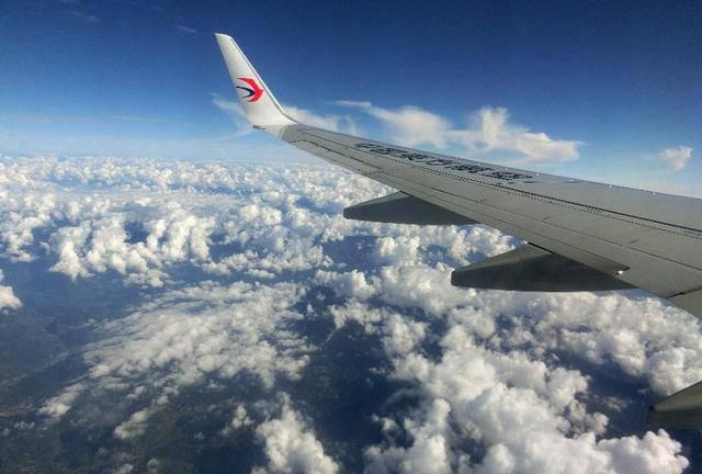 飞机上拍蓝天白云照片图3