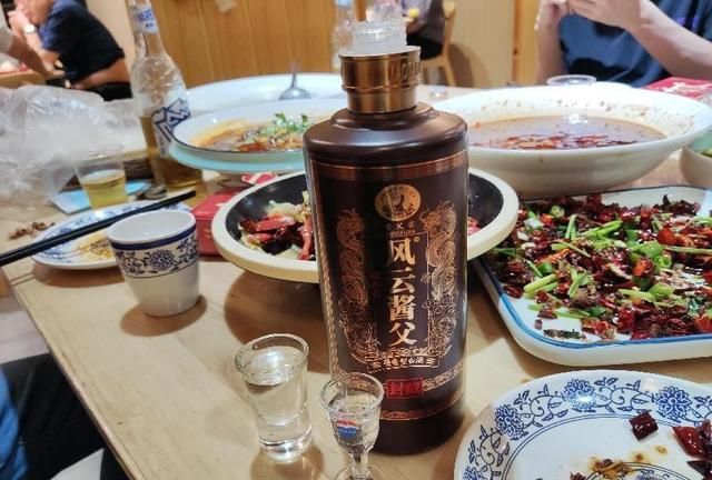 同为中国传统名酒，花雕和黄酒有何不同？行家：差别很大别买错了