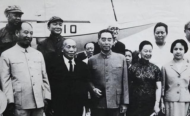 69年李宗仁逝世，周总理在治丧报告上删改了四个字，毛主席：同意