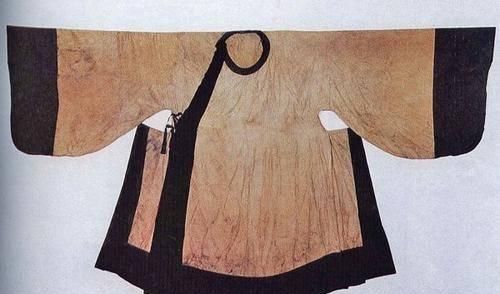 西域胡人圆领袍是如何横跨三个朝代，融合演变为汉人的主流服饰？