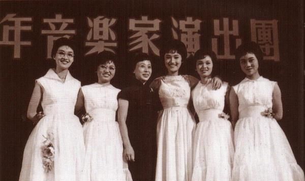 中国女“肖邦”3岁练琴，18岁成名天下知，30岁母子三人相约弃世