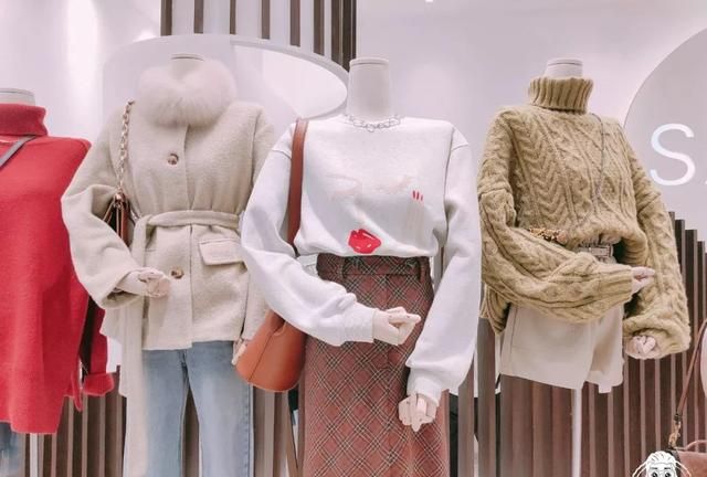 广州这家新开的服装批发市场，800块能买一麻袋冬装