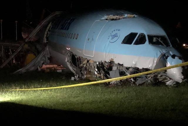 突发！大韩631航班一架A330客机在菲律宾宿务机场落地时冲出跑道