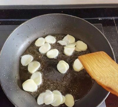 有了它干掉两碗饭不是事！超下饭的辣椒炒肉