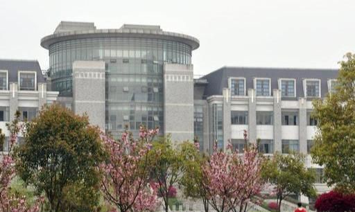 湖南省公办本科高校，湖南第一师范学院和长沙师范学院