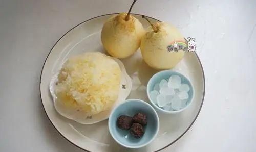 雪梨汤｜秋季的润肺美食，喝进胃里的抗燥精华