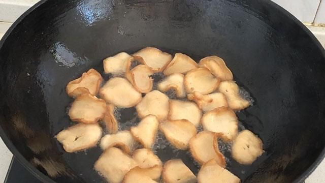 吃不完的虾仁拿来做小零食，鲜香大虾片，入口嘎嘣脆，孩子很爱吃