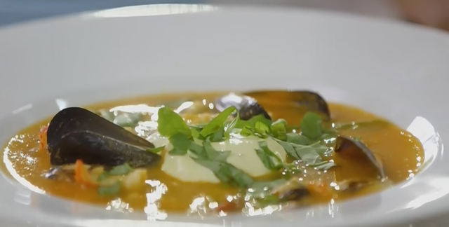 海鲜在冰箱不能放太久！法式马赛鱼汤来帮你解决问题，美味还简单