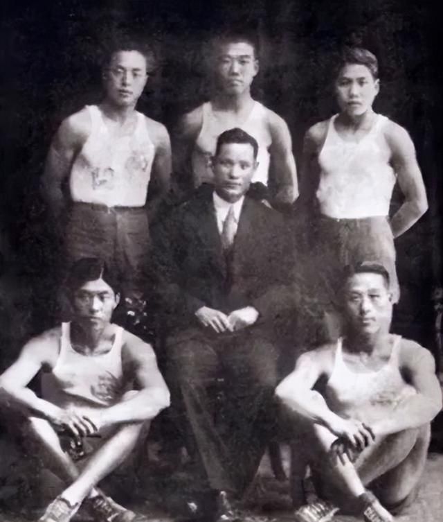 「中国篮球名人堂」“中国篮球之父”董守义的传奇之路