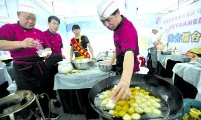 汉南区“市民下乡”美食擂台赛上周五开幕