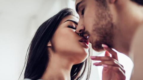 男女接吻时，六种方式最浪漫，更容易让女人动情！