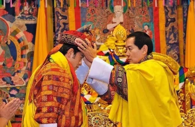 不丹国王的皇冠上为何有一只乌鸦图4