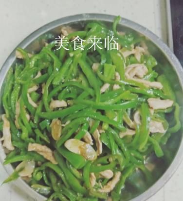 青椒怎么炒好吃,青椒炒肉怎么炒好吃图6