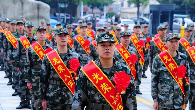 大学本科期间去当兵好，还是毕业之后去好？全是干货