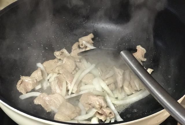 羊肉这样做全家老小都爱，鲜嫩没有膻味，我家一周吃2次