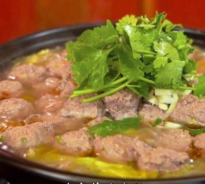 羊肉丸子煲，羊肉鲜嫩，营养价值高