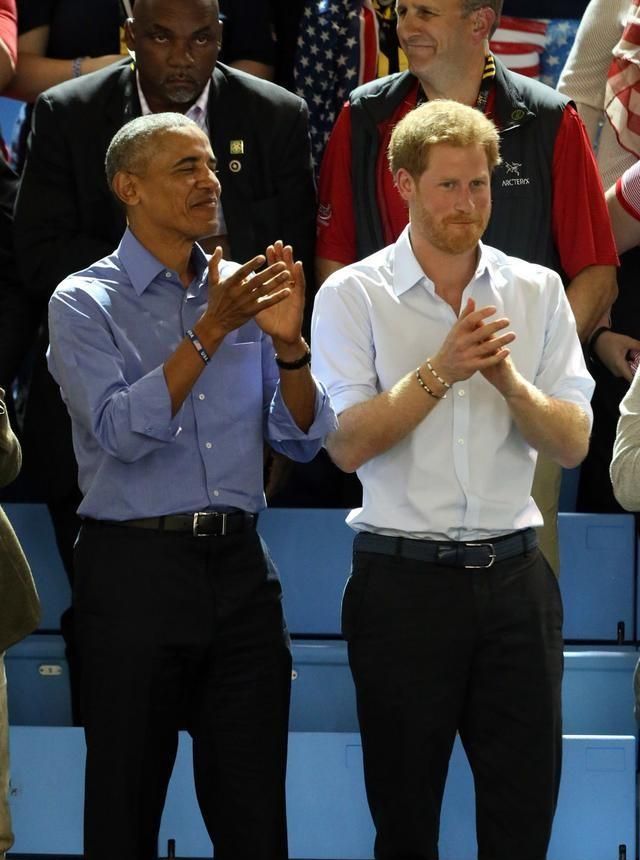 奥巴马谈英国乔治王子,奥巴马夫妇和哈里王子图8