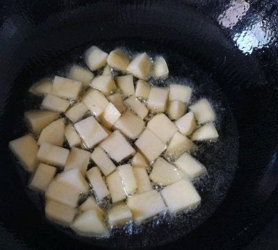 有了土豆鸡丁盖饭懒人不定外卖也能吃好饭