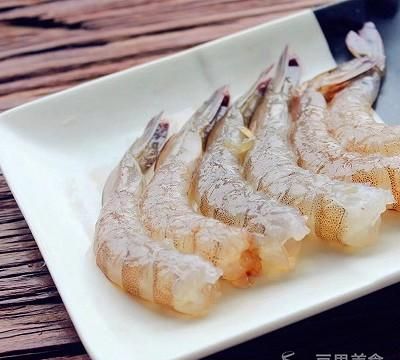 宝宝辅食：彩蔬敲虾