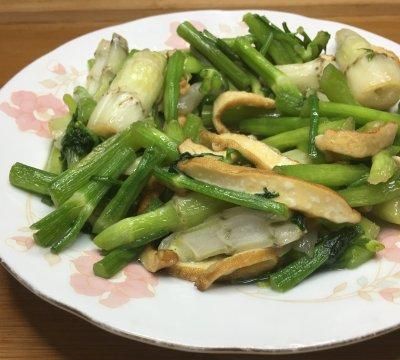 家常香干炒水芹，材料简单，制作方便，鲜香可口，非常下饭