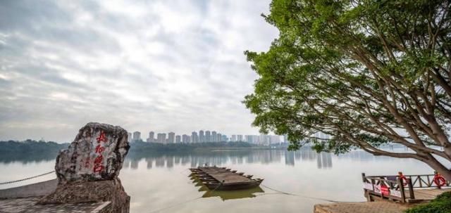 江西崛起速度最快的县，一江两岸高楼林立，红色文化浓厚景美