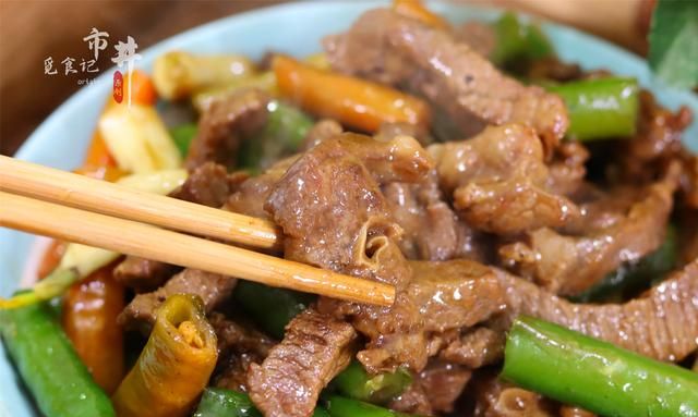 牛肉怎么炒又滑又嫩？牢记“一切一腌”，牛肉入味鲜嫩不塞牙