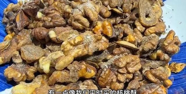 核桃加一把大蒜锅里炒一炒，没想到这么厉害，很多人不懂，真实用