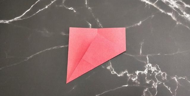 折纸教程：唯美玫瑰花图解，别致又好看，快来试试