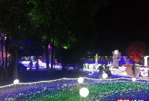 双水湾文化园灯光秀，在漫天星辰里遨游天际
