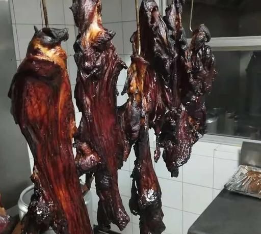 灌完腊肠做咸肉！就用这款腌料，风干肘子咸香浓郁，桌桌必点