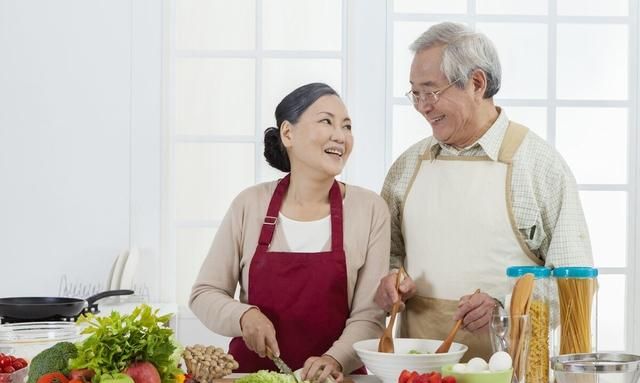 中年人喝骨头汤好吗,中年人喝骨头汤好不好图4