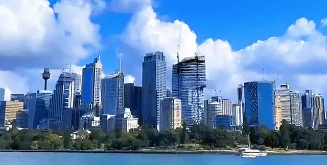 澳大利亚墨尔本建筑雅致，环境优美，养老宜居，是座文化体育之城