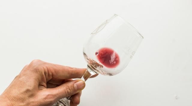 为什么喝红酒要用大的杯子呢,一般喝红酒用多大规格的杯子图4