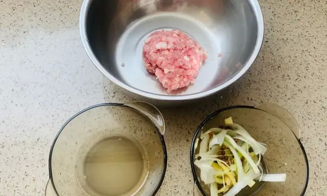 在家调饺子馅，牢记这4步，顺序不能错，保证馅料鲜嫩又多汁