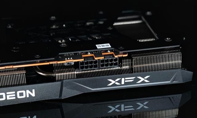 XFX讯景RX 6700 XT雪狼版显卡评测：克制的双槽设计，温度表现亮眼