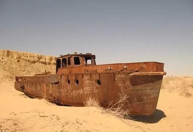 沙漠里出现1981年的货船，到底从何而来？连专家都无法解释