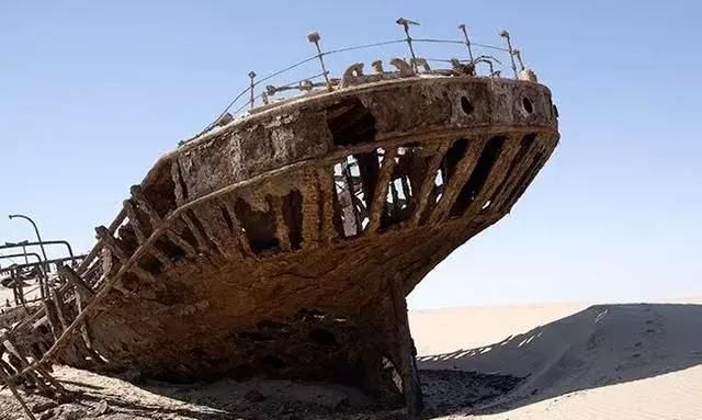 沙漠里出现1981年的货船，到底从何而来？连专家都无法解释