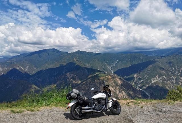 摩托探索世界地理：哥伦比亚最好的摩托车公路——但有一个问题