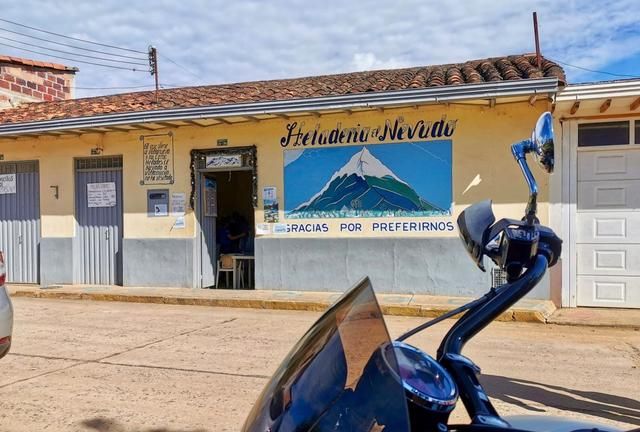 摩托探索世界地理：哥伦比亚最好的摩托车公路——但有一个问题