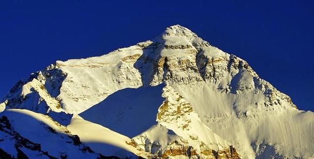 珠峰高度是8844米，原先却是8848米，它变低了吗？其实它仍在长高