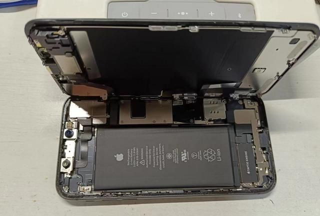 136元换iPhone 11手机屏幕+更换电池教程：不弹窗