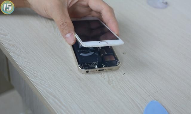 服役了5年的iPhone 5S，我又给它换了块电池