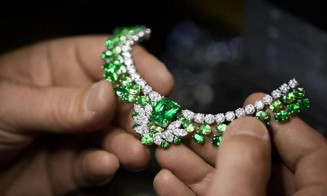 世界上最潮流奢华的15大顶级珠宝商，全球顶级首饰全部出自这里