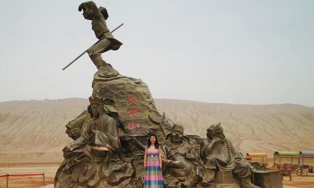 《西游记》中的火焰山，在新疆吐鲁番，很多人慕名而来，颜值一般