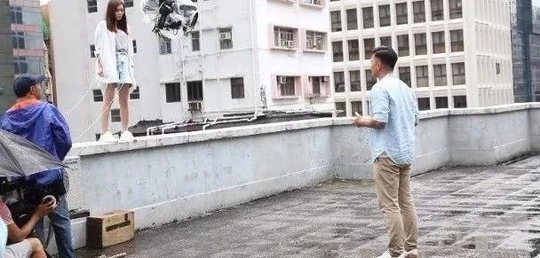 拍跳楼戏太逼真惊动消防员！TVB小花在天台边缘踱步：市民急报警