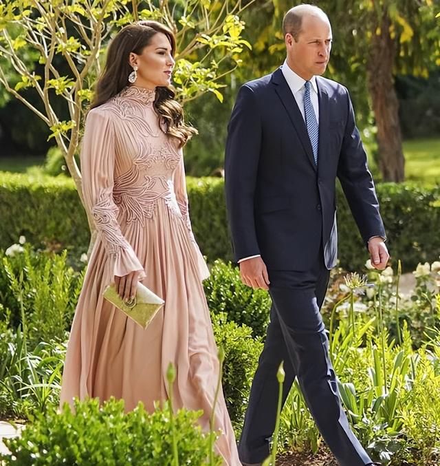 王室齐聚约旦王储婚礼！不丹王后来了，美国第一夫人和千金都来了