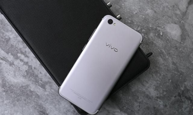 vivo X9 星空灰真机高清图赏：颜值比苹果7亮黑更惊艳