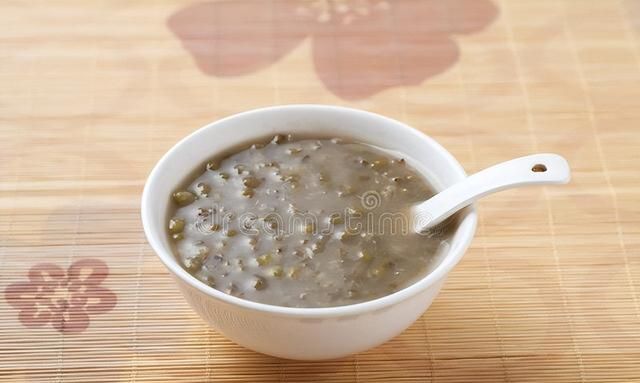 壹邦小知识：绿豆汤凉了可以喝吗 绿豆汤配什么主食好吃