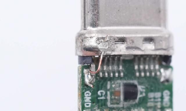 线虽短性能可是杠杠的，闪迪USB4高速传输数据线拆解